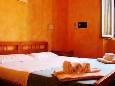 Hotel Scott House Rome 3*,  Italy