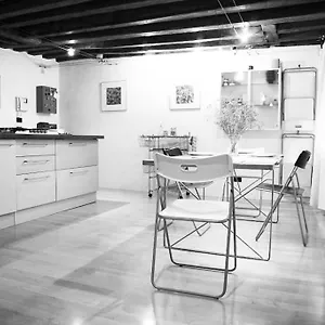 Apartment Bellissimo In Palazzo Storico